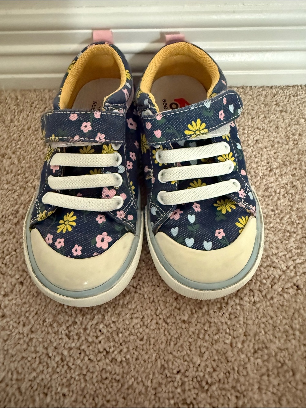 See Kai Run Girls Floral Sneakers – Size 10